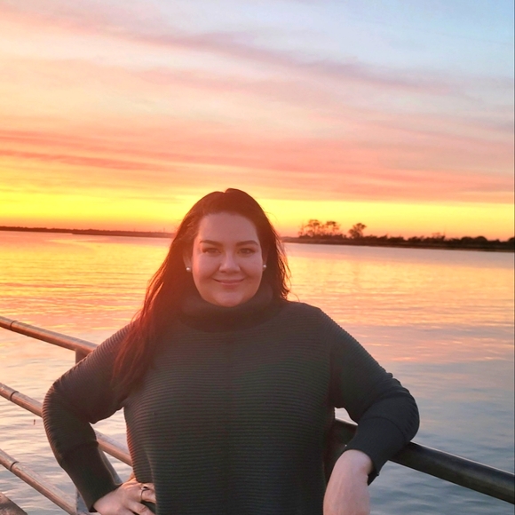 Meet your Posher, Elena - Picture 1 of 1